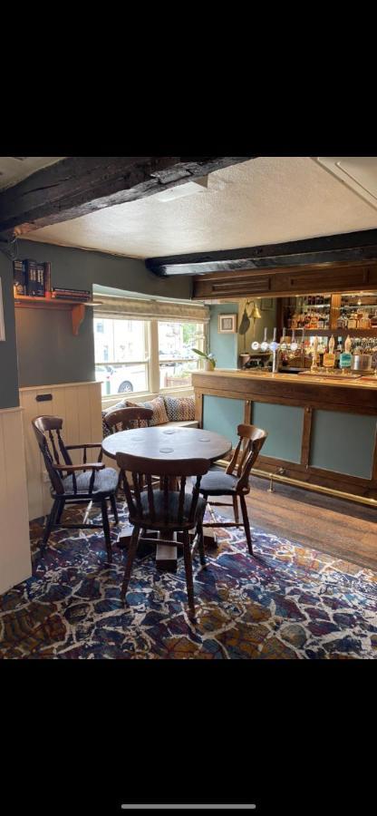 Hotel The Red Lion Cricklade Esterno foto